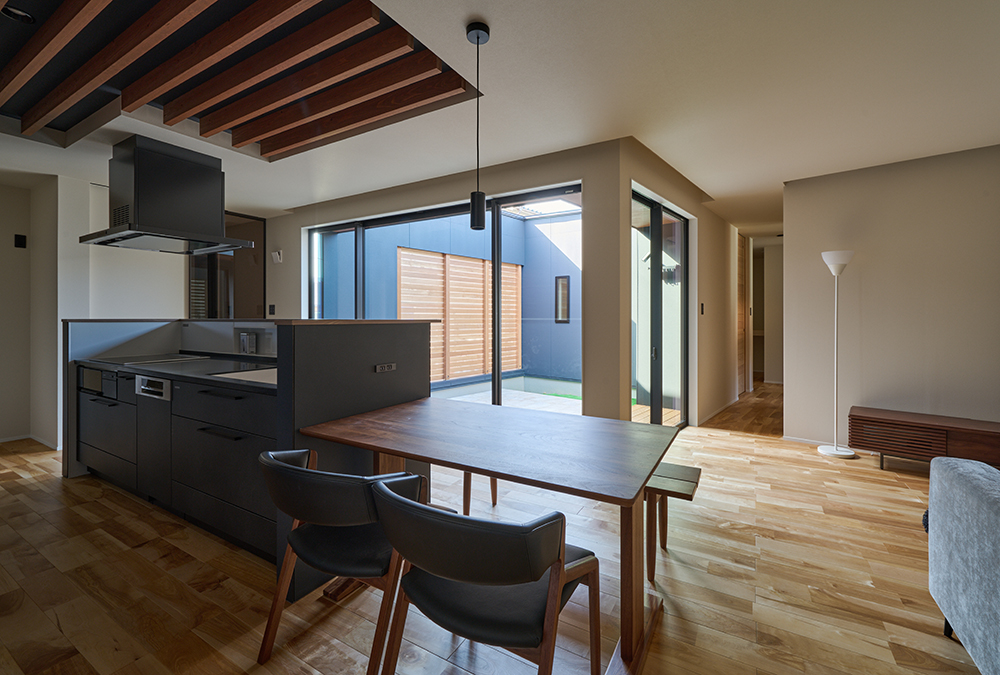 囲い庭の家の写真3